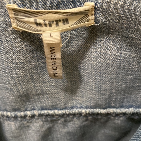 Unusual denim jacket with crotchet sleeves - Picture 4 of 8